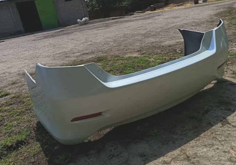 Задний бампер от Toyota Camry 5